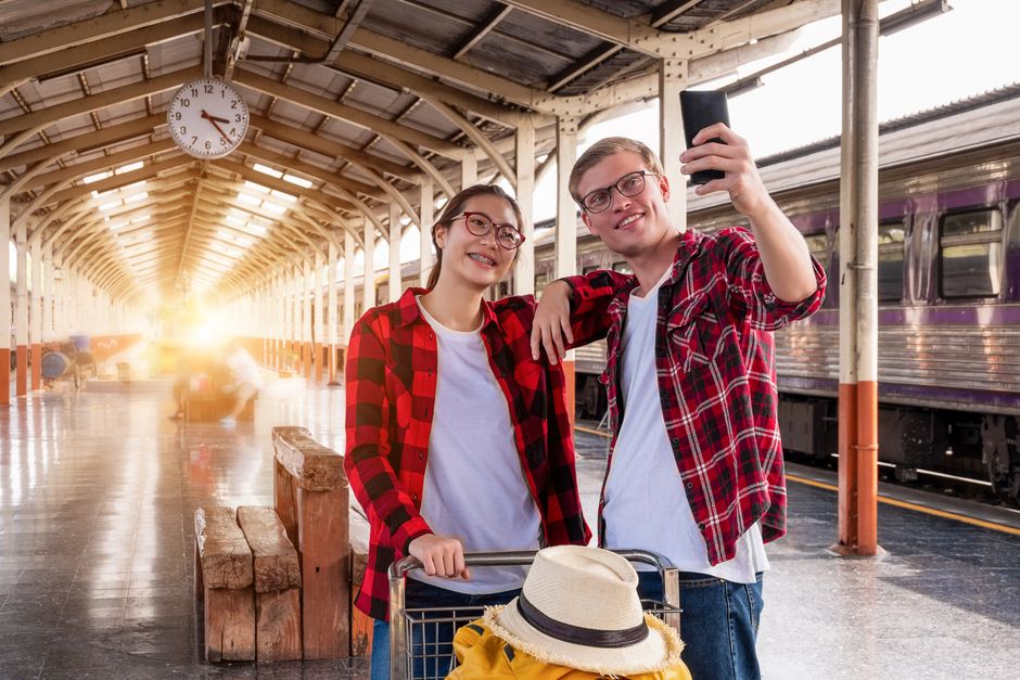 Sim Cards Vs Portable Hotspots For Remote Work: SIM Cards vs Portable Hotspots: Which One Actually Keeps You Online Abroad?